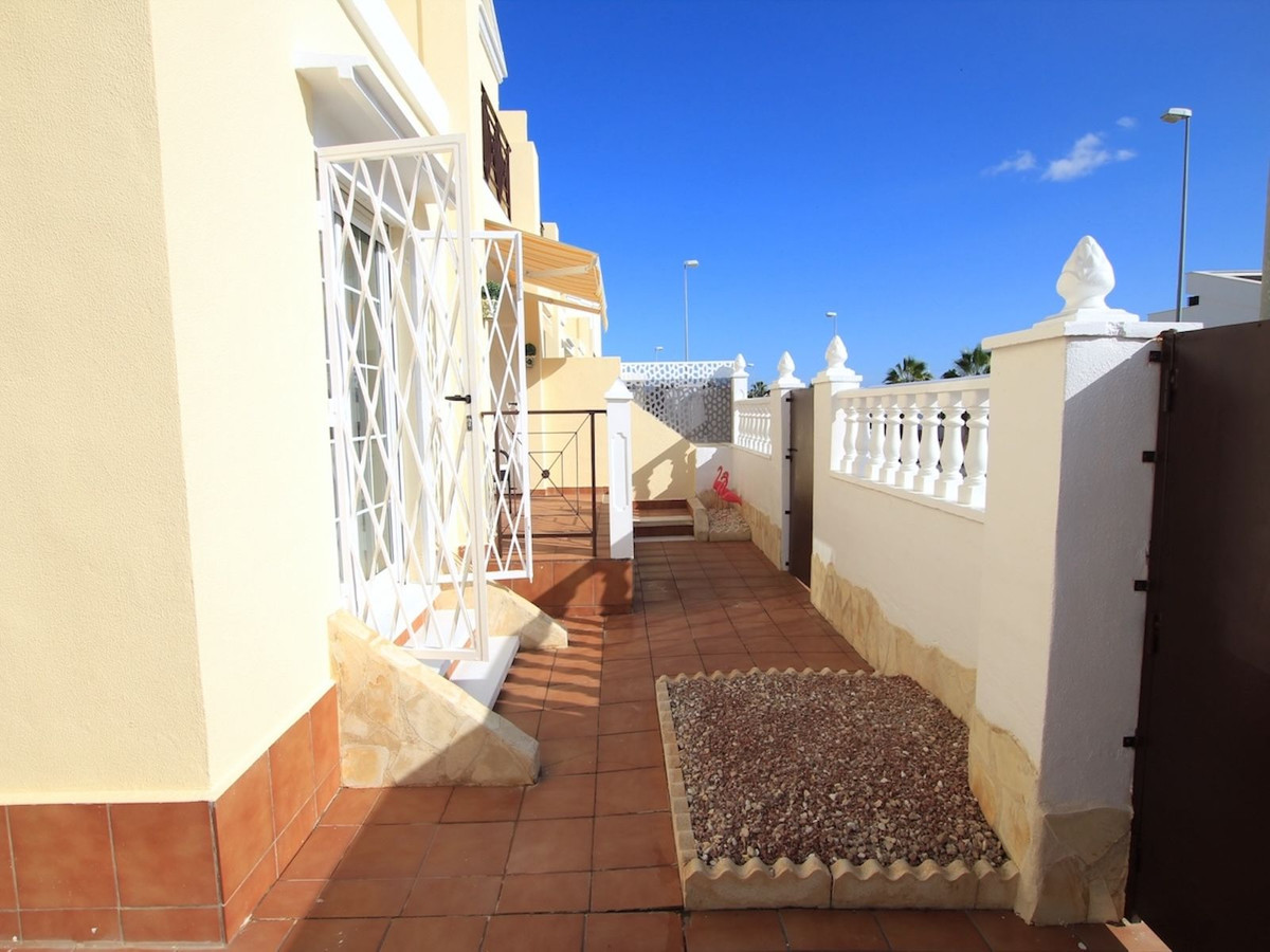 Se vende Pareada de 3 dormitorios en Costa Blanca, Alicante, España