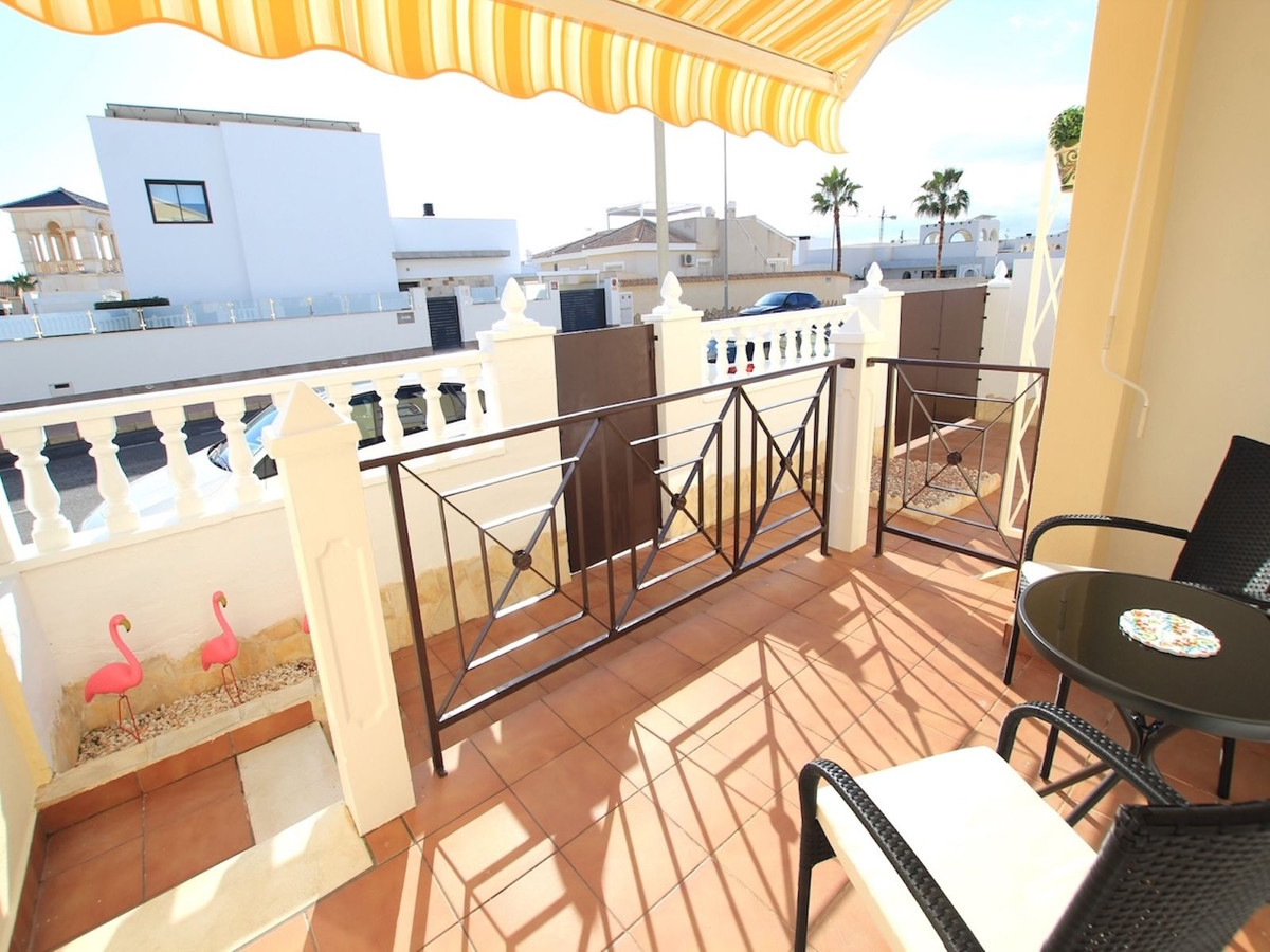 Se vende Pareada de 3 dormitorios en Costa Blanca, Alicante, España