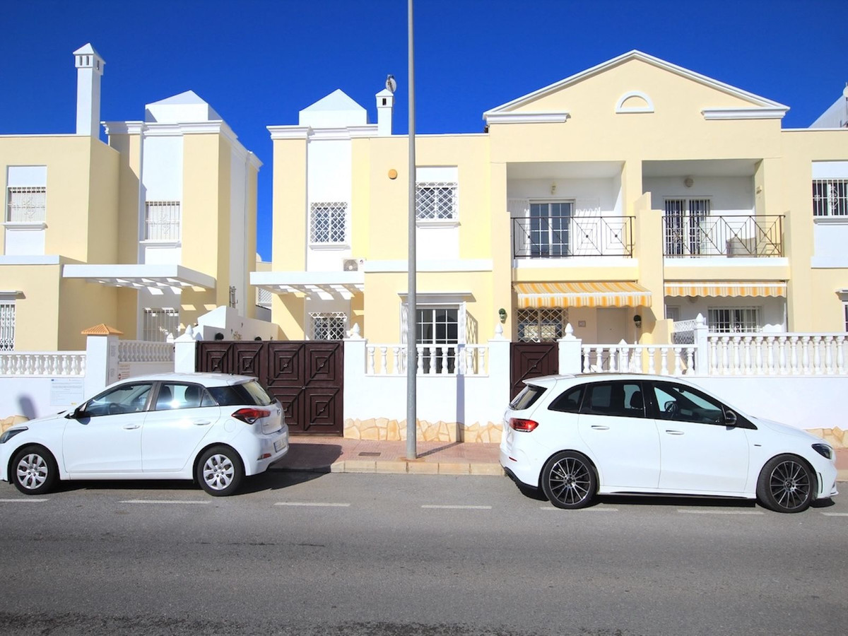 Se vende Pareada de 3 dormitorios en Costa Blanca, Alicante, España