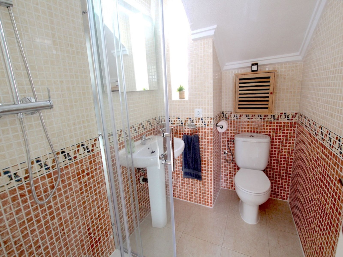 Se vende Pareada de 3 dormitorios en Costa Blanca, Alicante, España