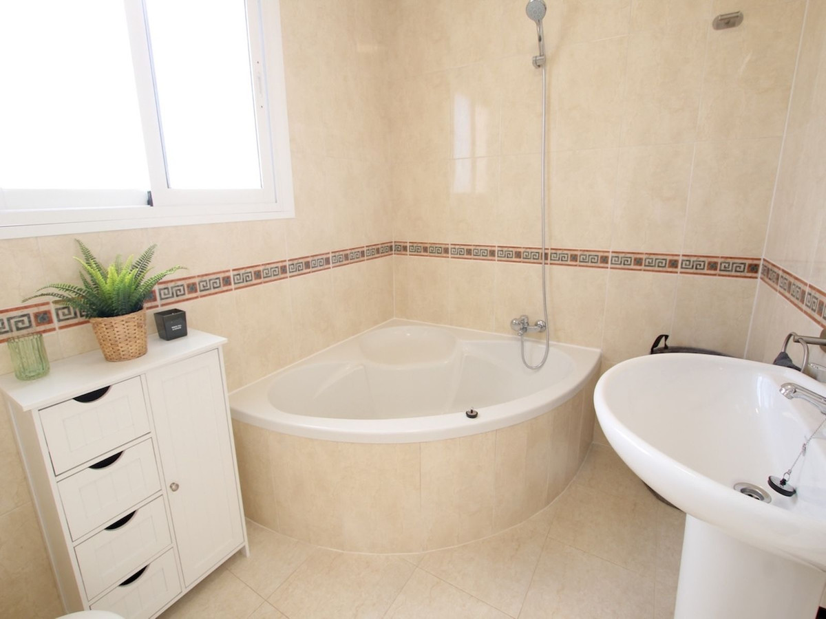 Se vende Pareada de 3 dormitorios en Costa Blanca, Alicante, España