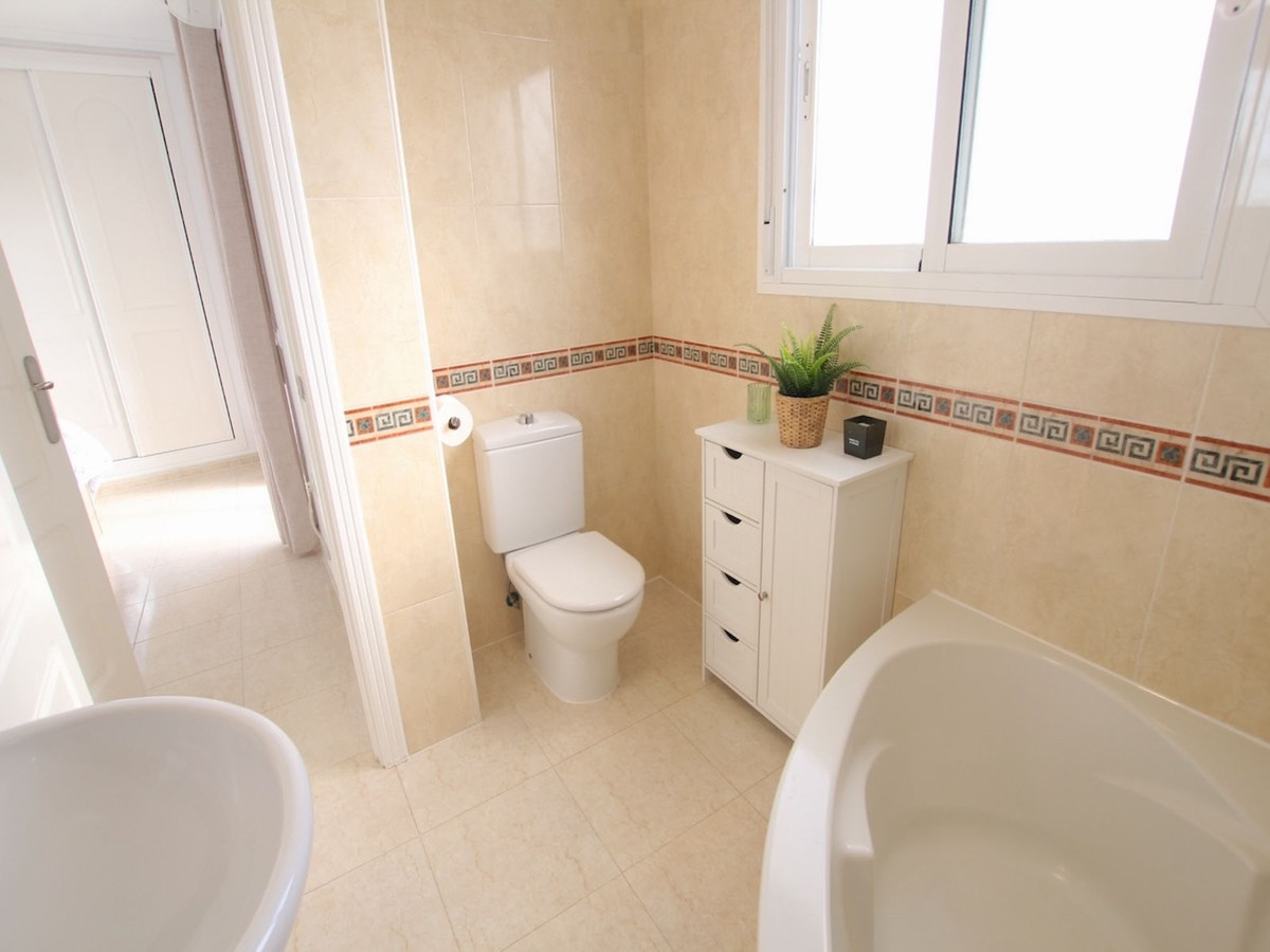 Se vende Pareada de 3 dormitorios en Costa Blanca, Alicante, España