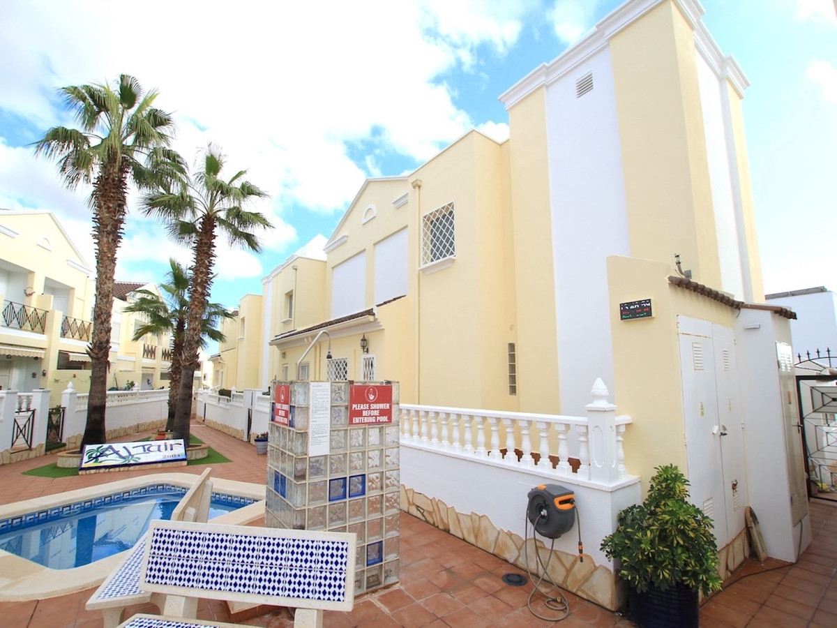 Se vende Pareada de 3 dormitorios en Costa Blanca, Alicante, España