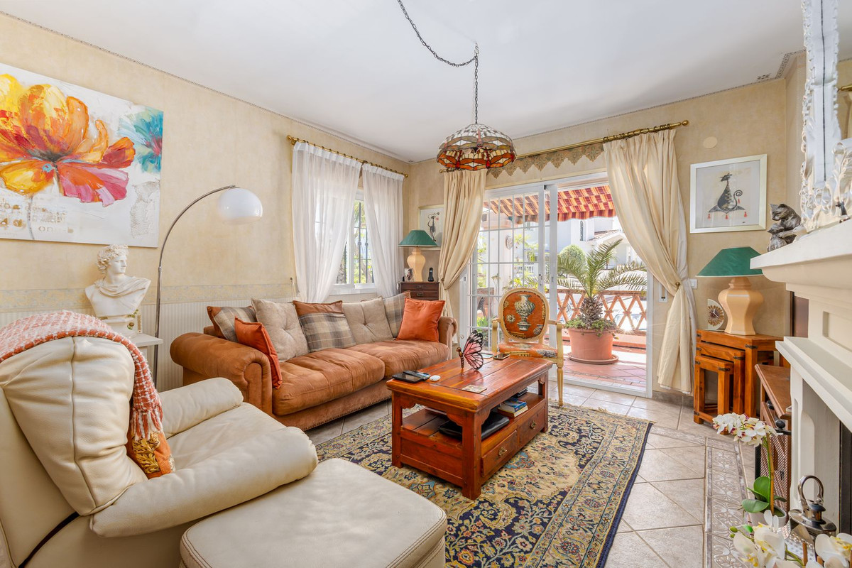 4 Bed Townhouse for sale in Coín Costa Del Sol, Málaga, Spain