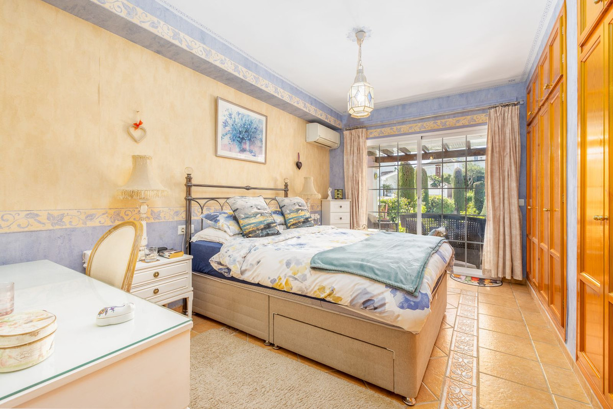 4 Bed Townhouse for sale in Coín Costa Del Sol, Málaga, Spain