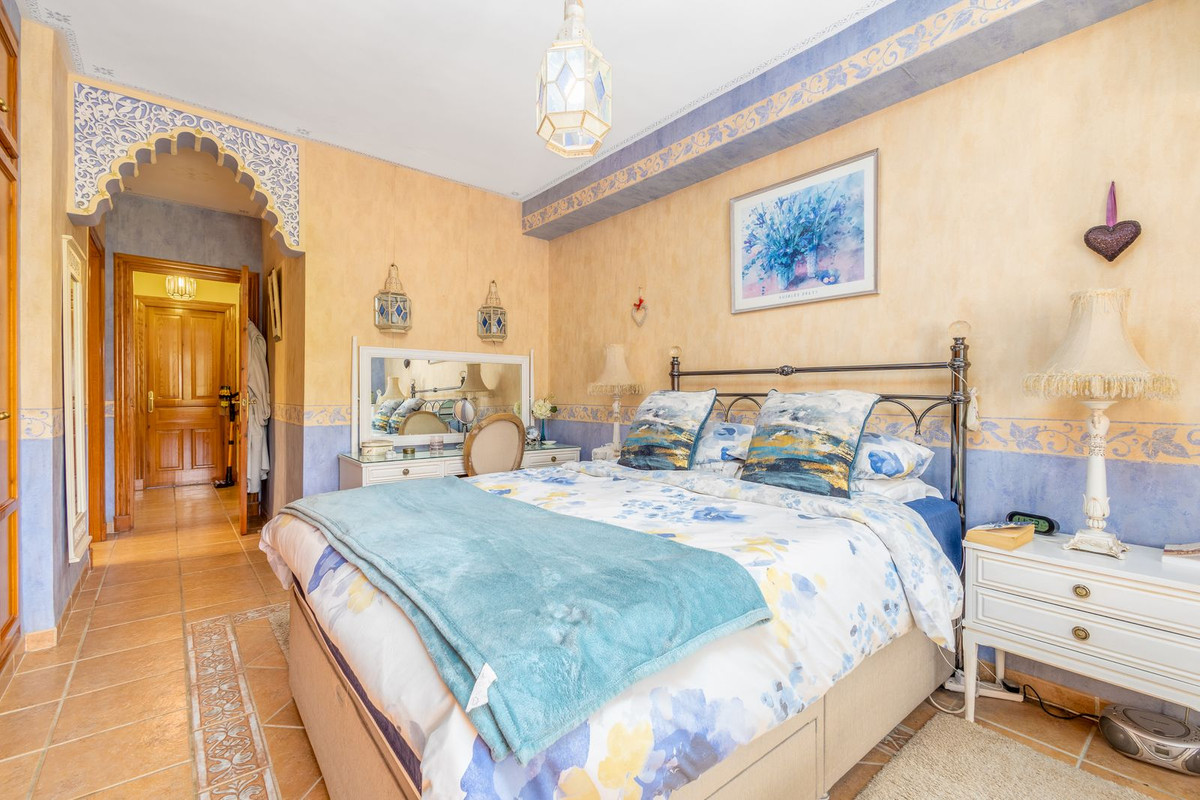 4 Bed Townhouse for sale in Coín Costa Del Sol, Málaga, Spain
