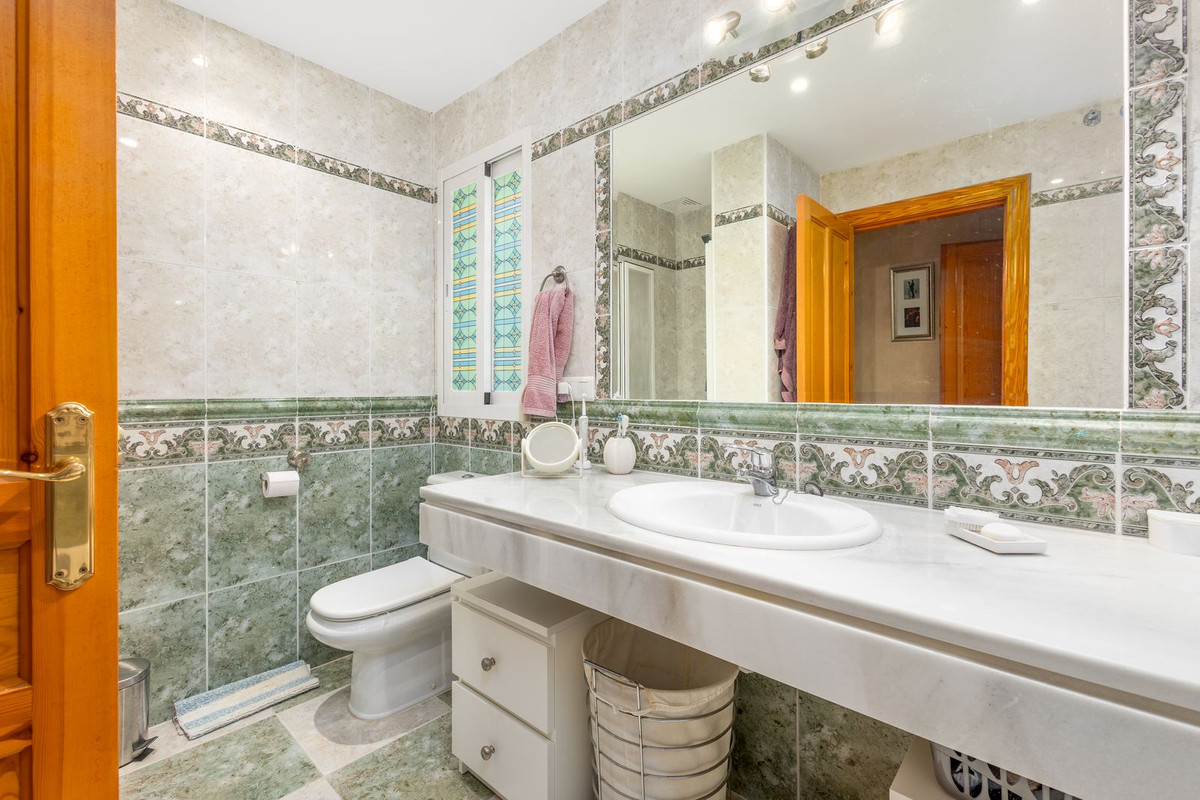 4 Bed Townhouse for sale in Coín Costa Del Sol, Málaga, Spain