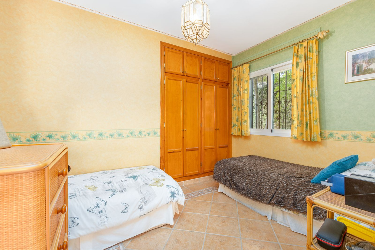 4 Bed Townhouse for sale in Coín Costa Del Sol, Málaga, Spain