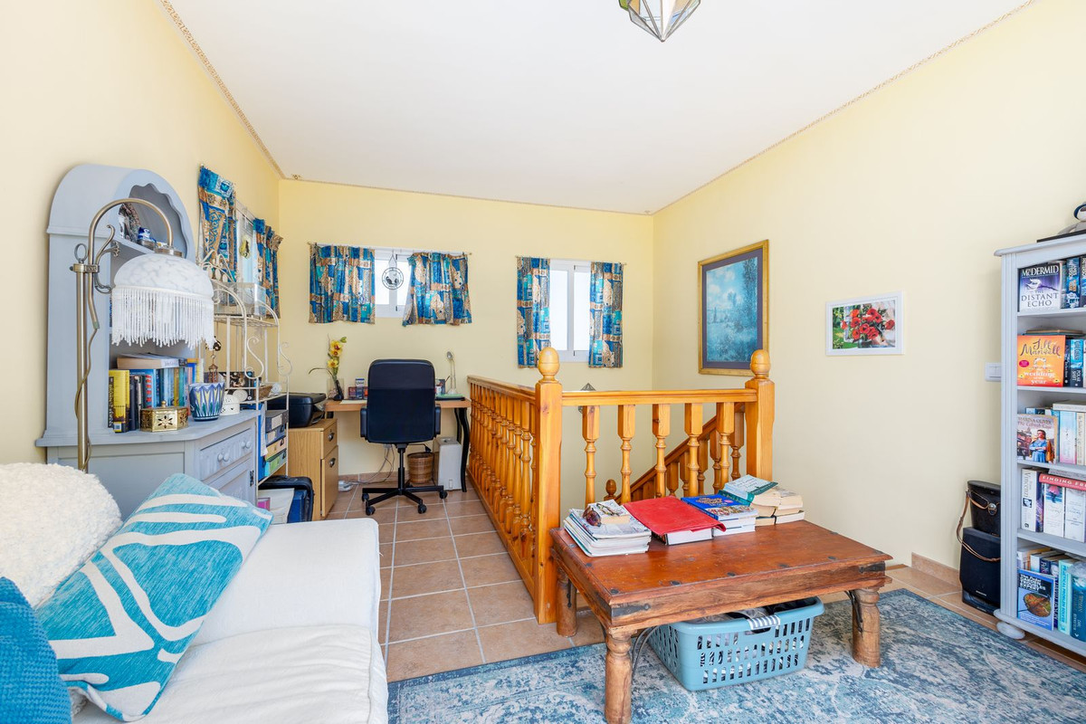 4 Bed Townhouse for sale in Coín Costa Del Sol, Málaga, Spain