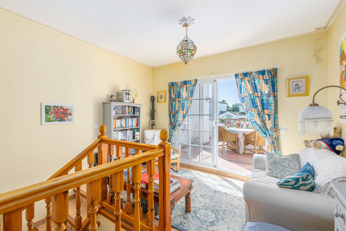 4 Bed Townhouse for sale in Coín Costa Del Sol, Málaga, Spain