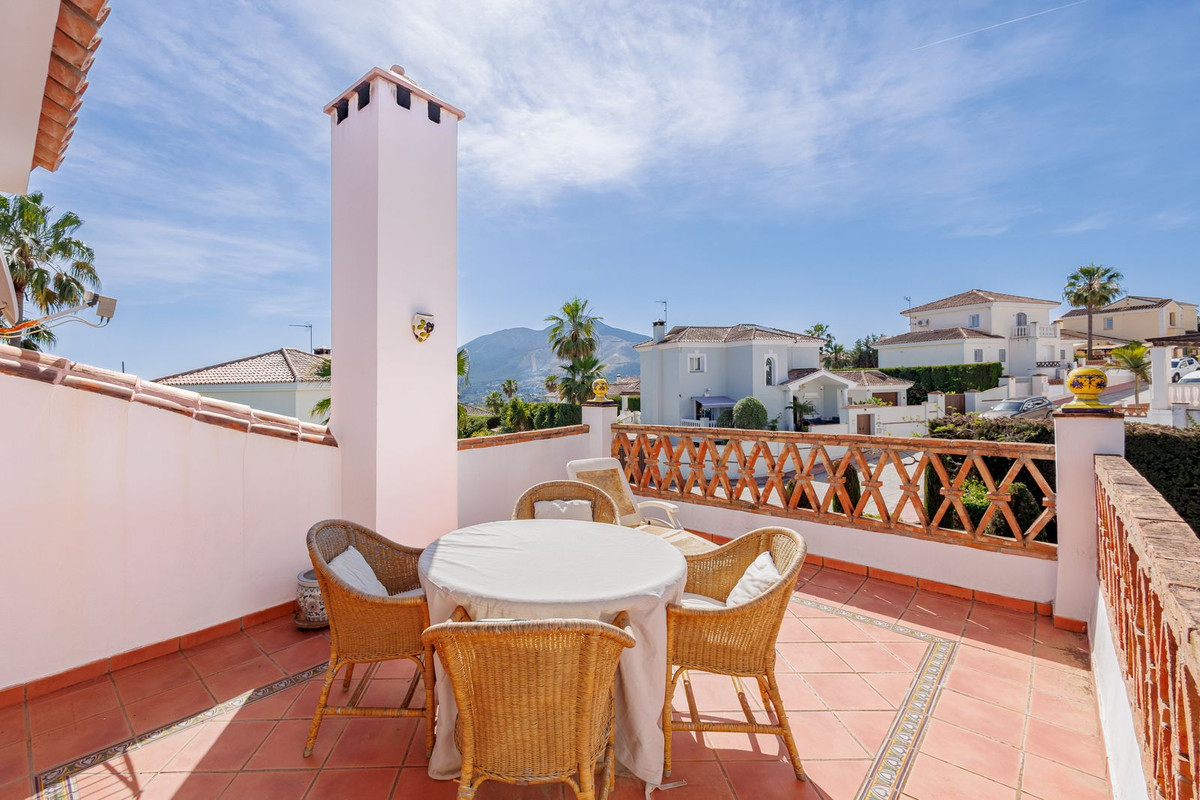 4 Bed Townhouse for sale in Coín Costa Del Sol, Málaga, Spain
