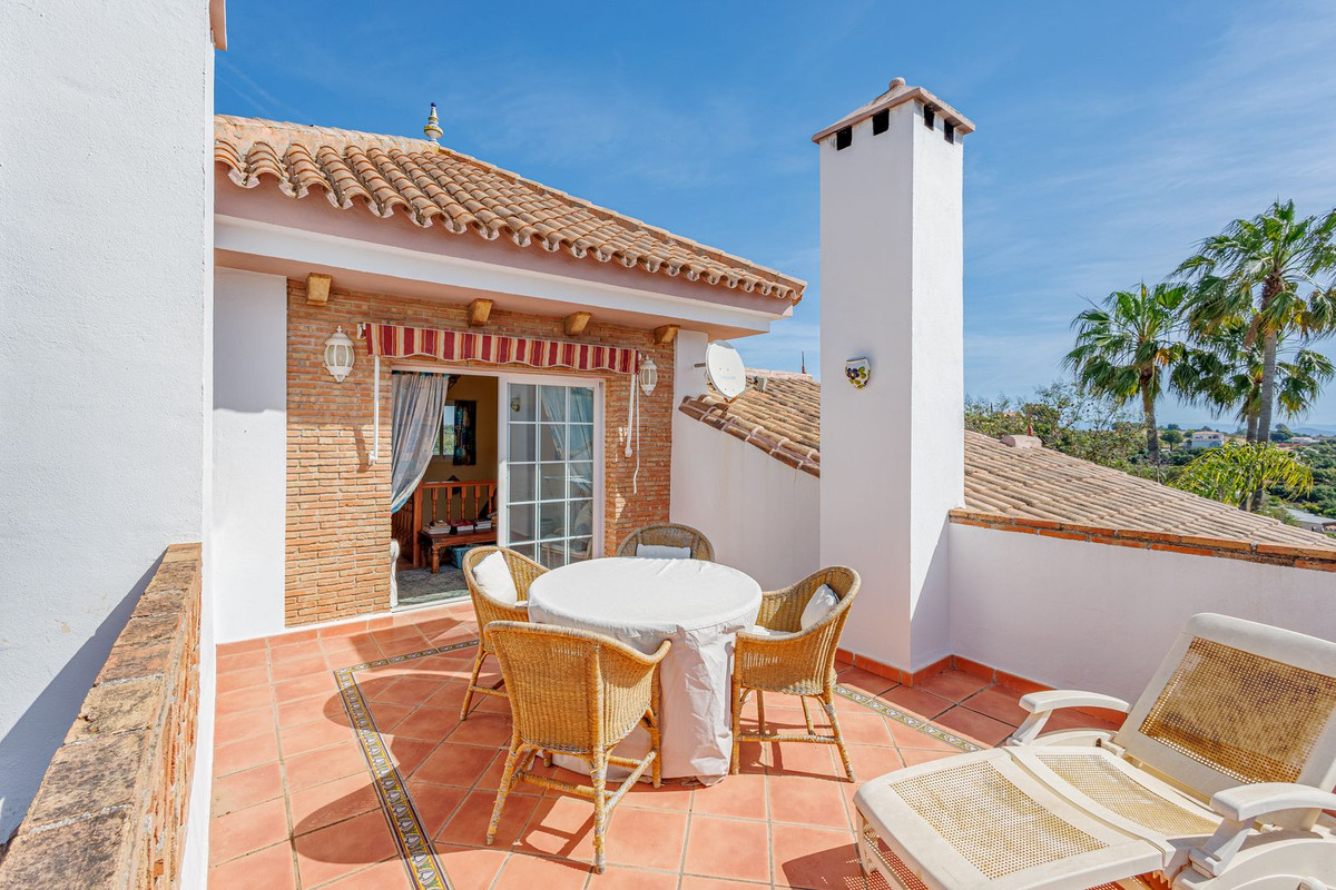 4 Bed Townhouse for sale in Coín Costa Del Sol, Málaga, Spain