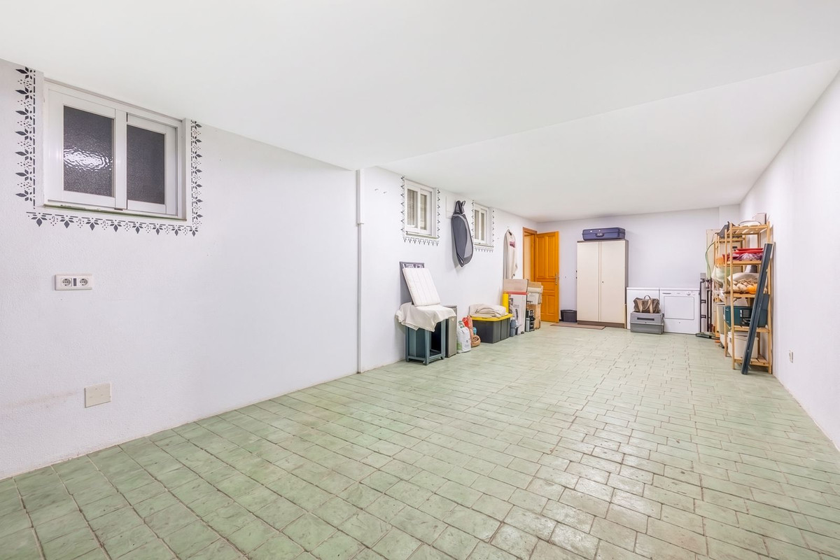 4 Bed Townhouse for sale in Coín Costa Del Sol, Málaga, Spain