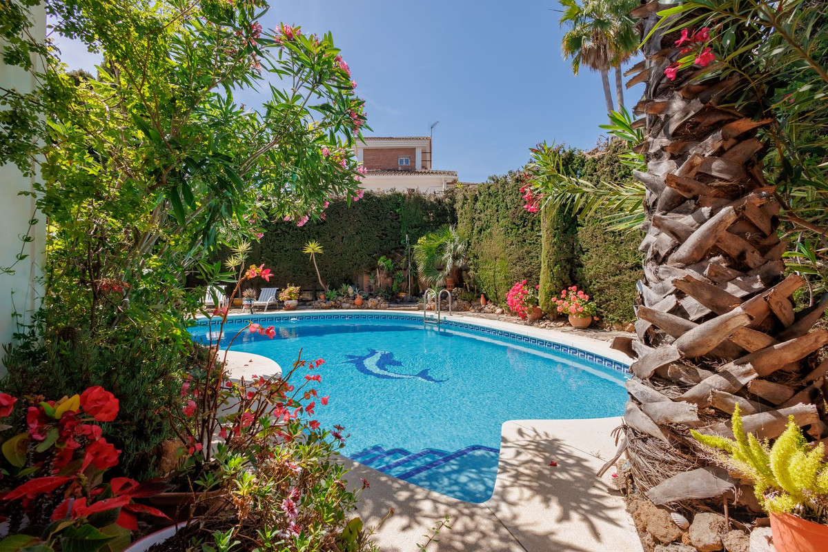 4 Bed Townhouse for sale in Coín Costa Del Sol, Málaga, Spain