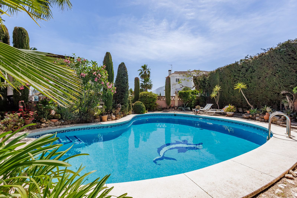 4 Bed Townhouse for sale in Coín Costa Del Sol, Málaga, Spain