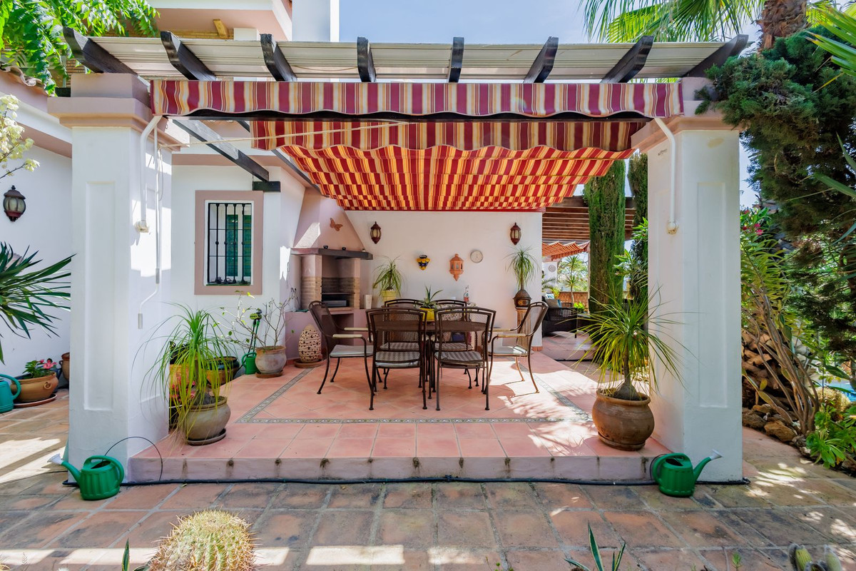 4 Bed Townhouse for sale in Coín Costa Del Sol, Málaga, Spain