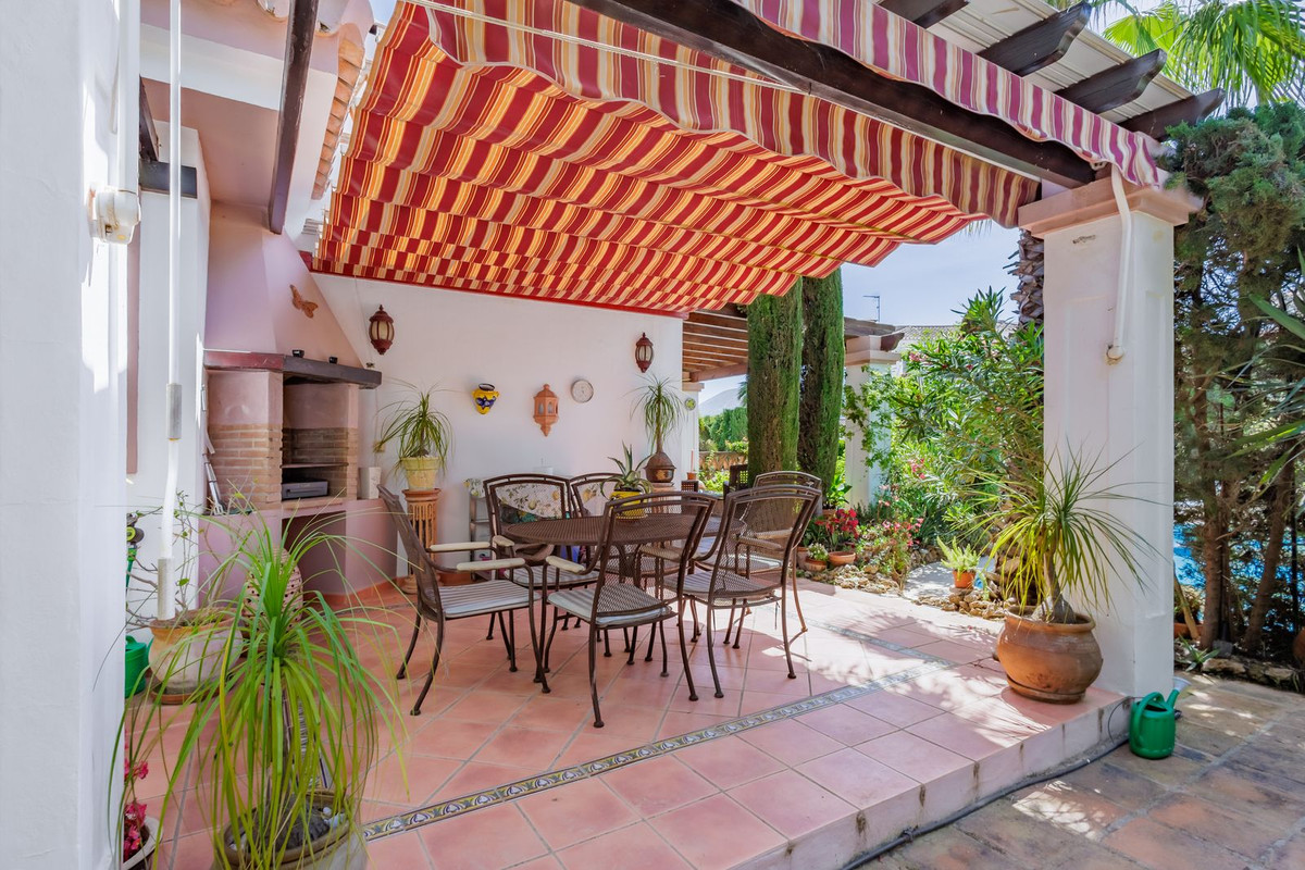4 Bed Townhouse for sale in Coín Costa Del Sol, Málaga, Spain