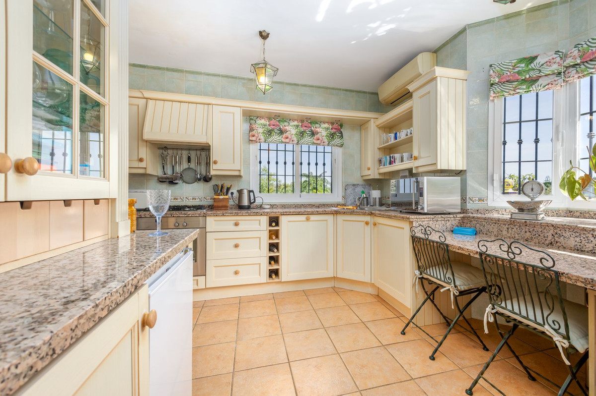 4 Bed Townhouse for sale in Coín Costa Del Sol, Málaga, Spain