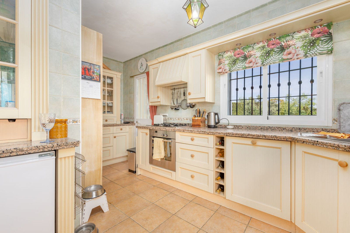 4 Bed Townhouse for sale in Coín Costa Del Sol, Málaga, Spain