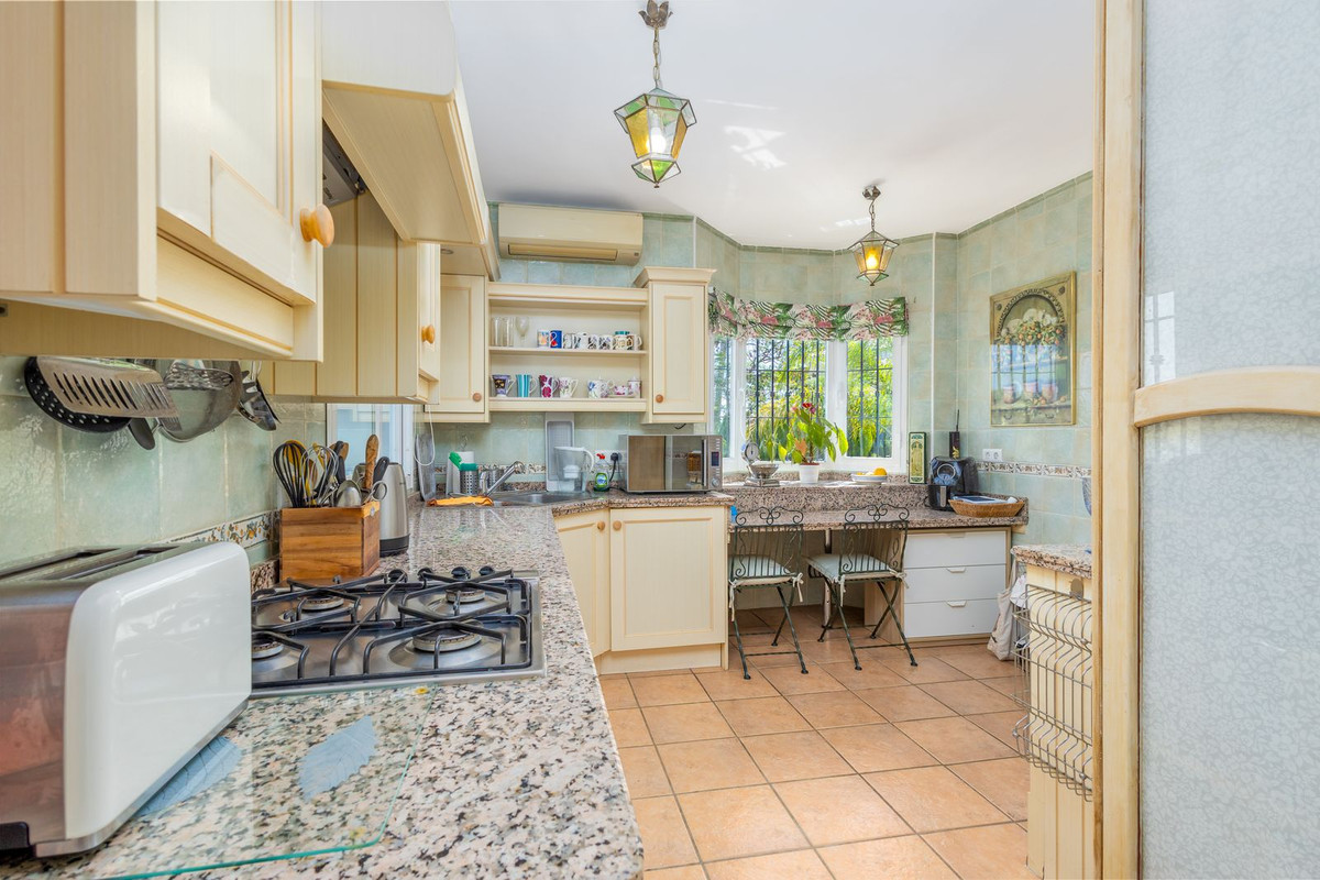 4 Bed Townhouse for sale in Coín Costa Del Sol, Málaga, Spain