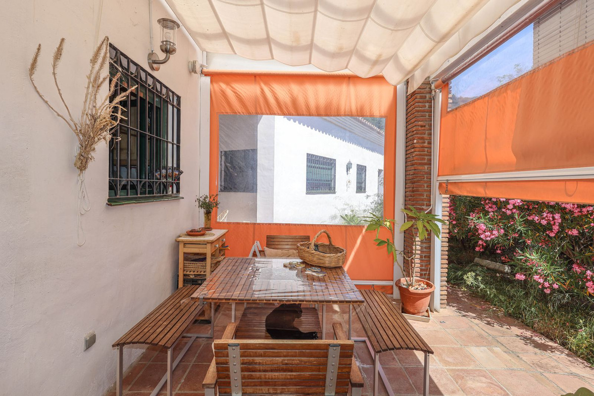 3 Bed Townhouse for sale in Monda Costa Del Sol, Málaga, Spain