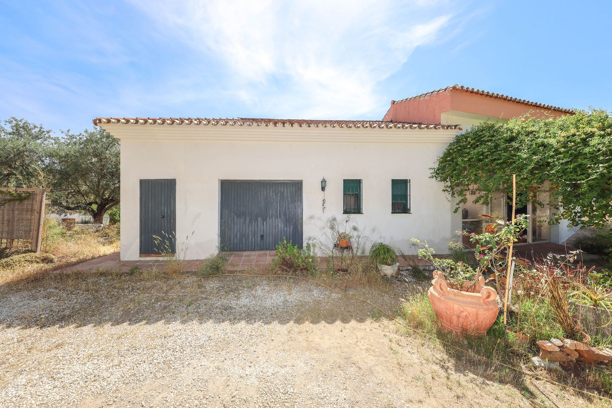 3 Bed Townhouse for sale in Monda Costa Del Sol, Málaga, Spain