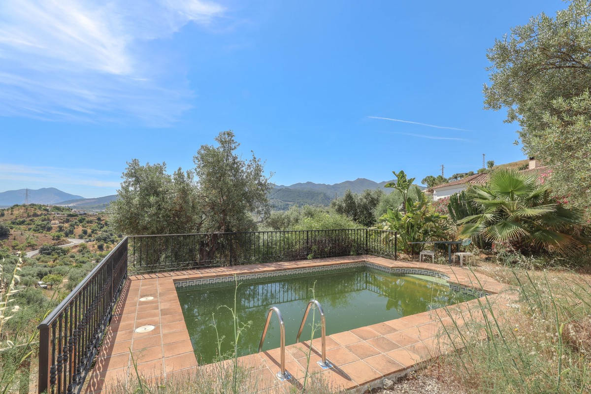 3 Bed Townhouse for sale in Monda Costa Del Sol, Málaga, Spain