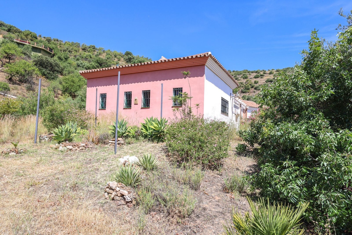 3 Bed Townhouse for sale in Monda Costa Del Sol, Málaga, Spain