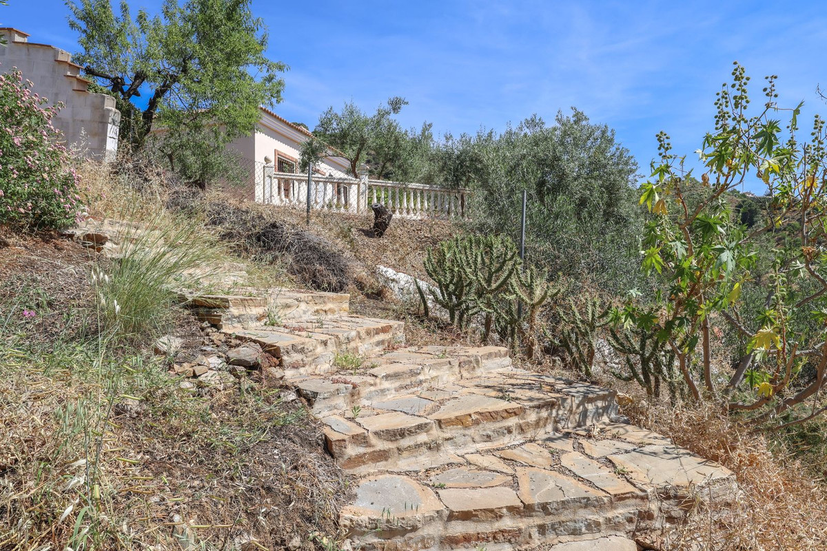 3 Bed Townhouse for sale in Monda Costa Del Sol, Málaga, Spain