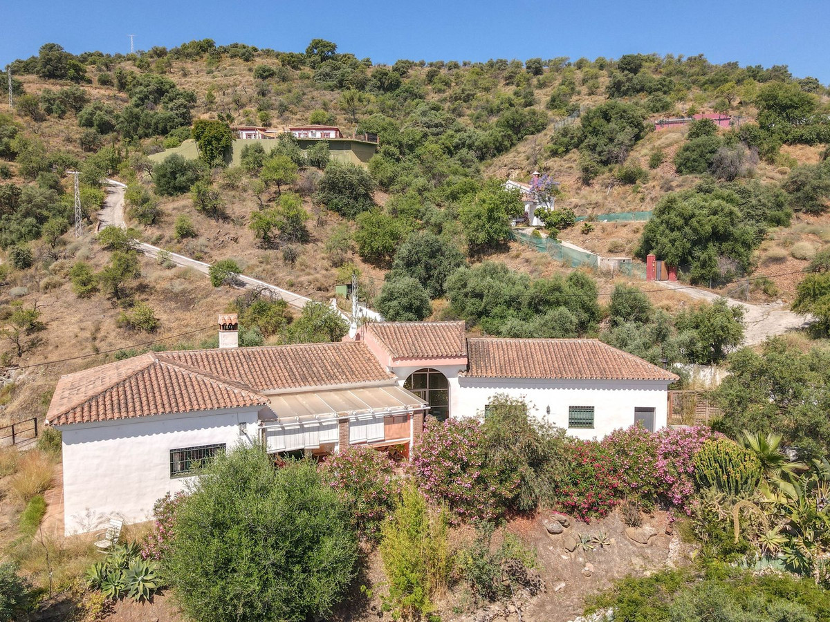 3 Bed Townhouse for sale in Monda Costa Del Sol, Málaga, Spain