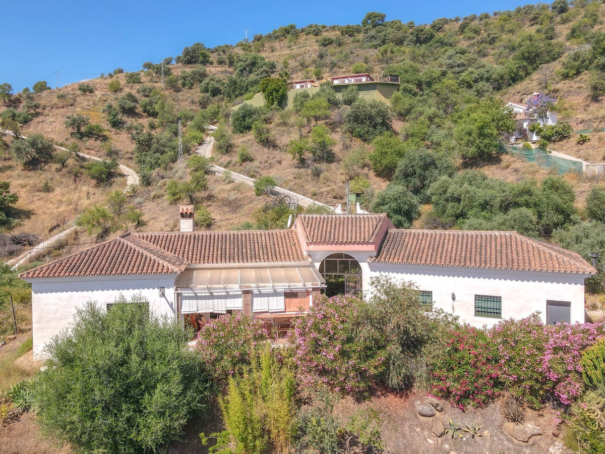 3 Bed Townhouse for sale in Monda Costa Del Sol, Málaga, Spain