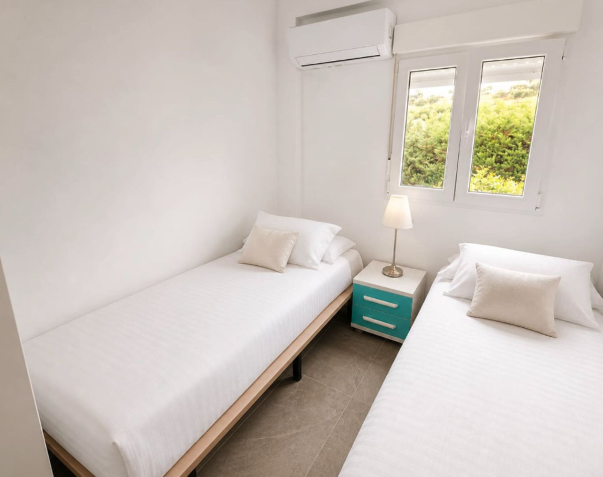 Se vende Apartamento Planta Media de 2 dormitorios en Costa Del Sol, Málaga, España