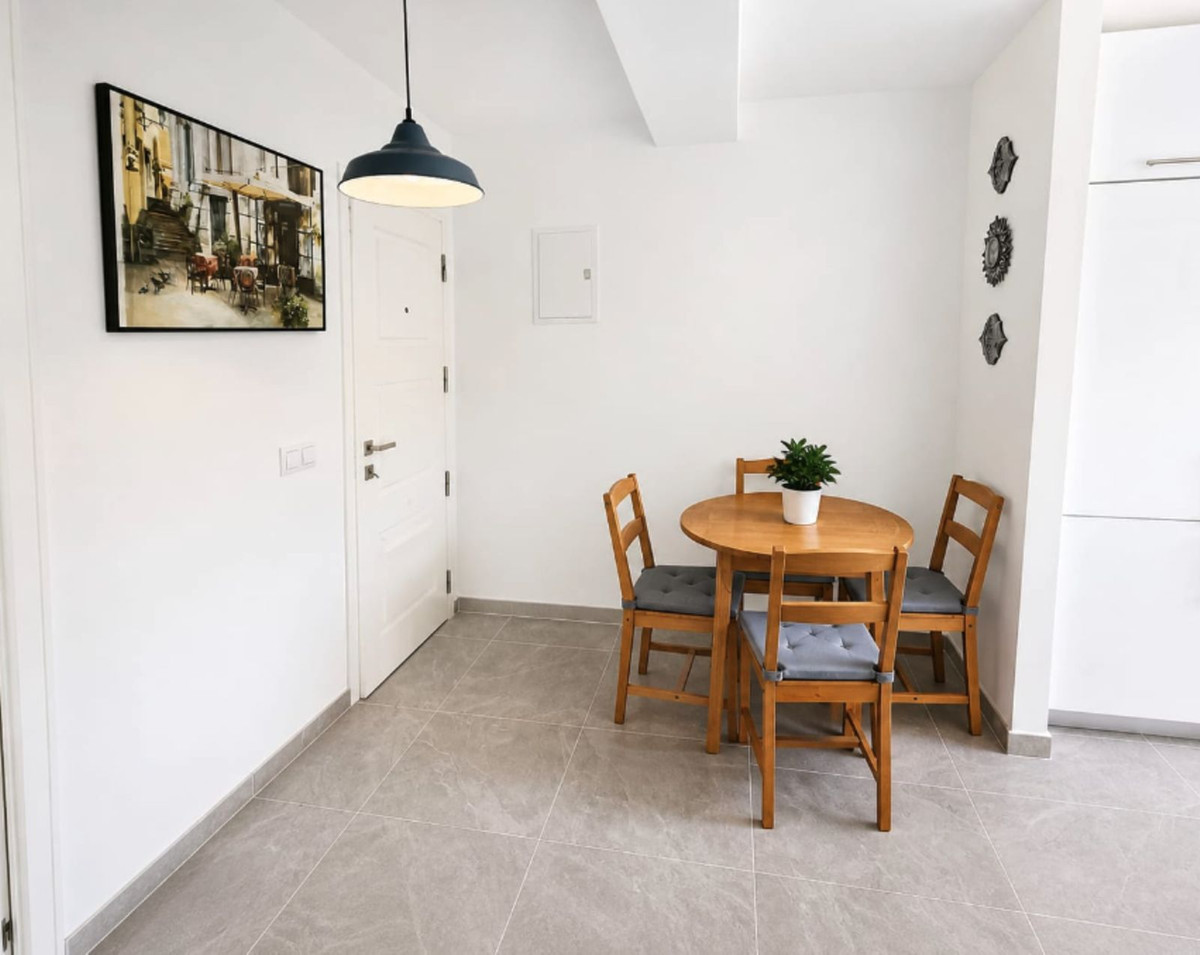 Se vende Apartamento Planta Media de 2 dormitorios en Costa Del Sol, Málaga, España