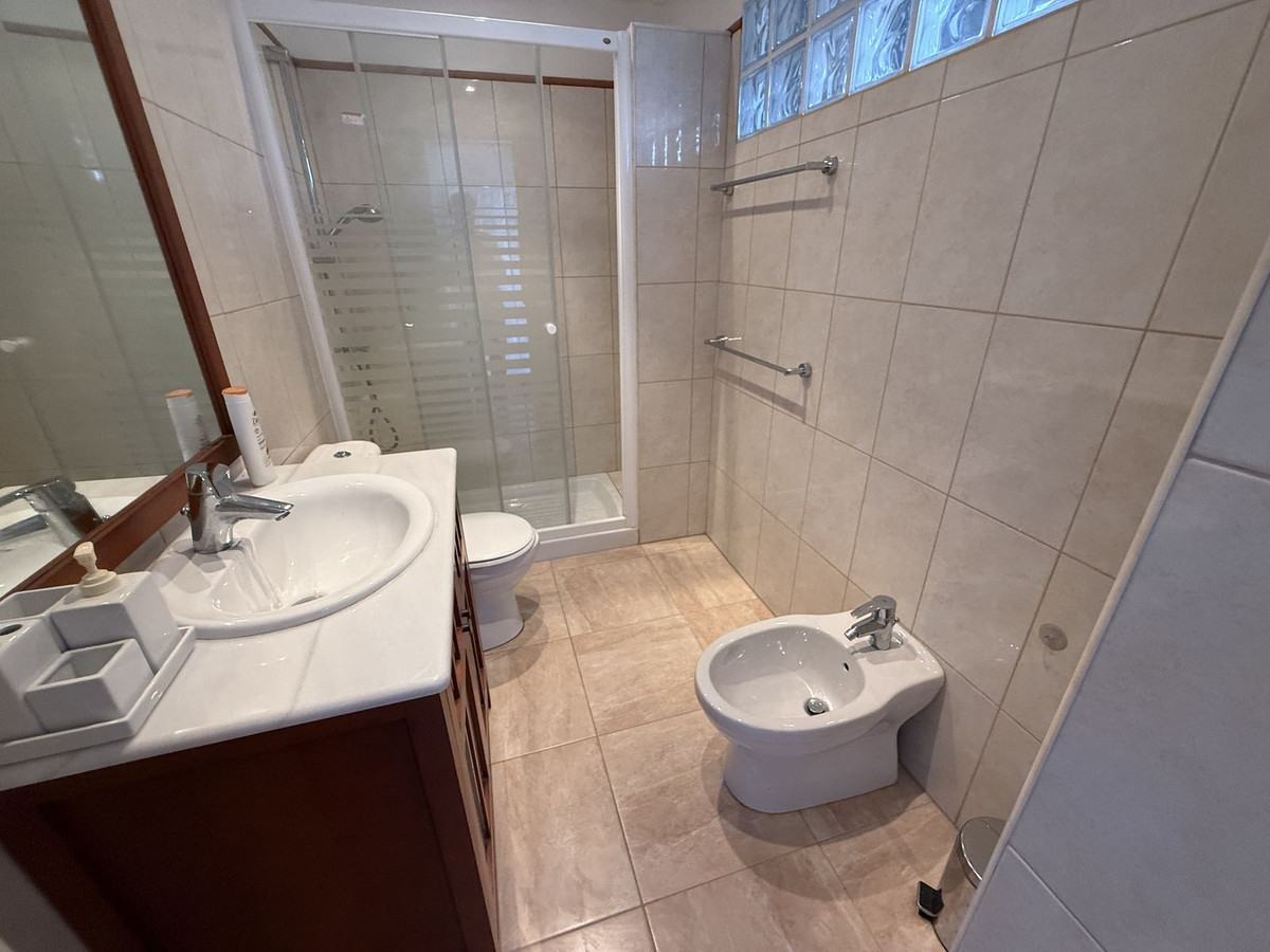 Se vende Finca - Cortijo de 3 dormitorios en Costa Del Sol, Málaga, España