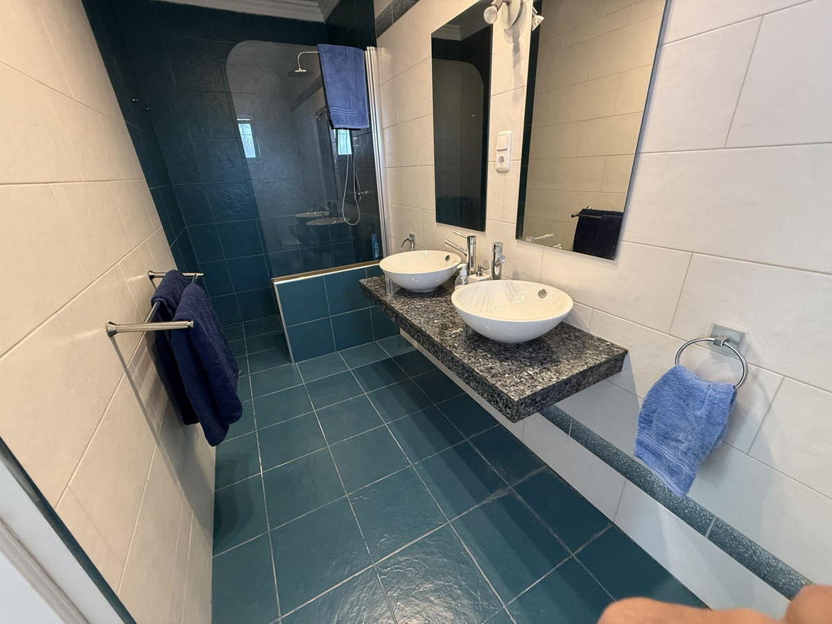 Se vende Finca - Cortijo de 3 dormitorios en Costa Del Sol, Málaga, España