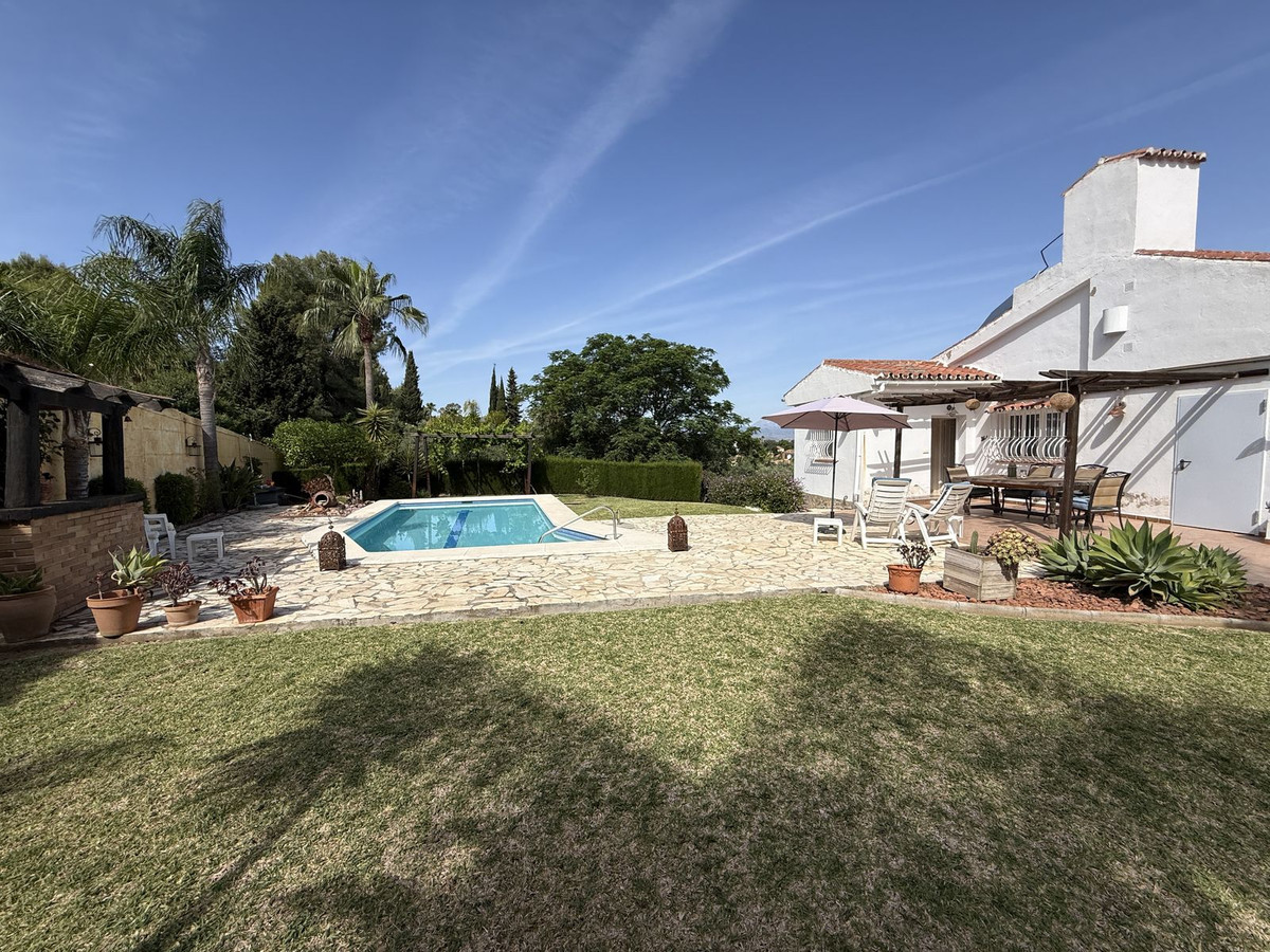 Se vende Finca - Cortijo de 3 dormitorios en Costa Del Sol, Málaga, España
