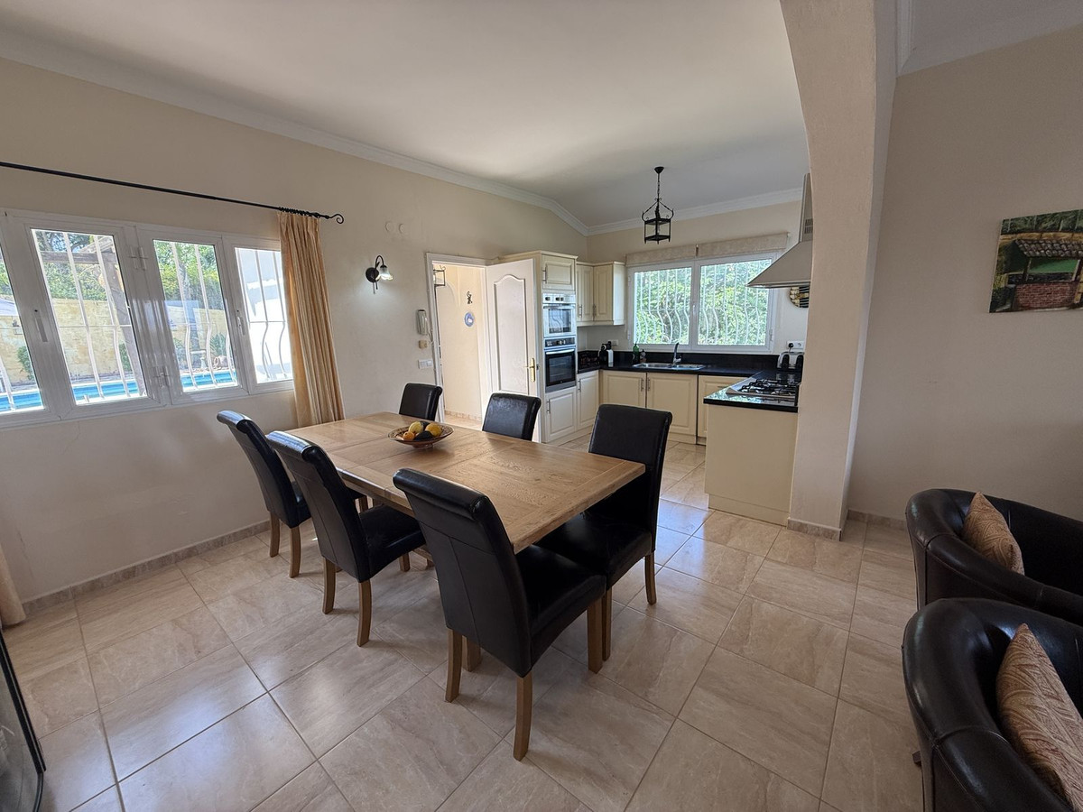 Se vende Finca - Cortijo de 3 dormitorios en Costa Del Sol, Málaga, España