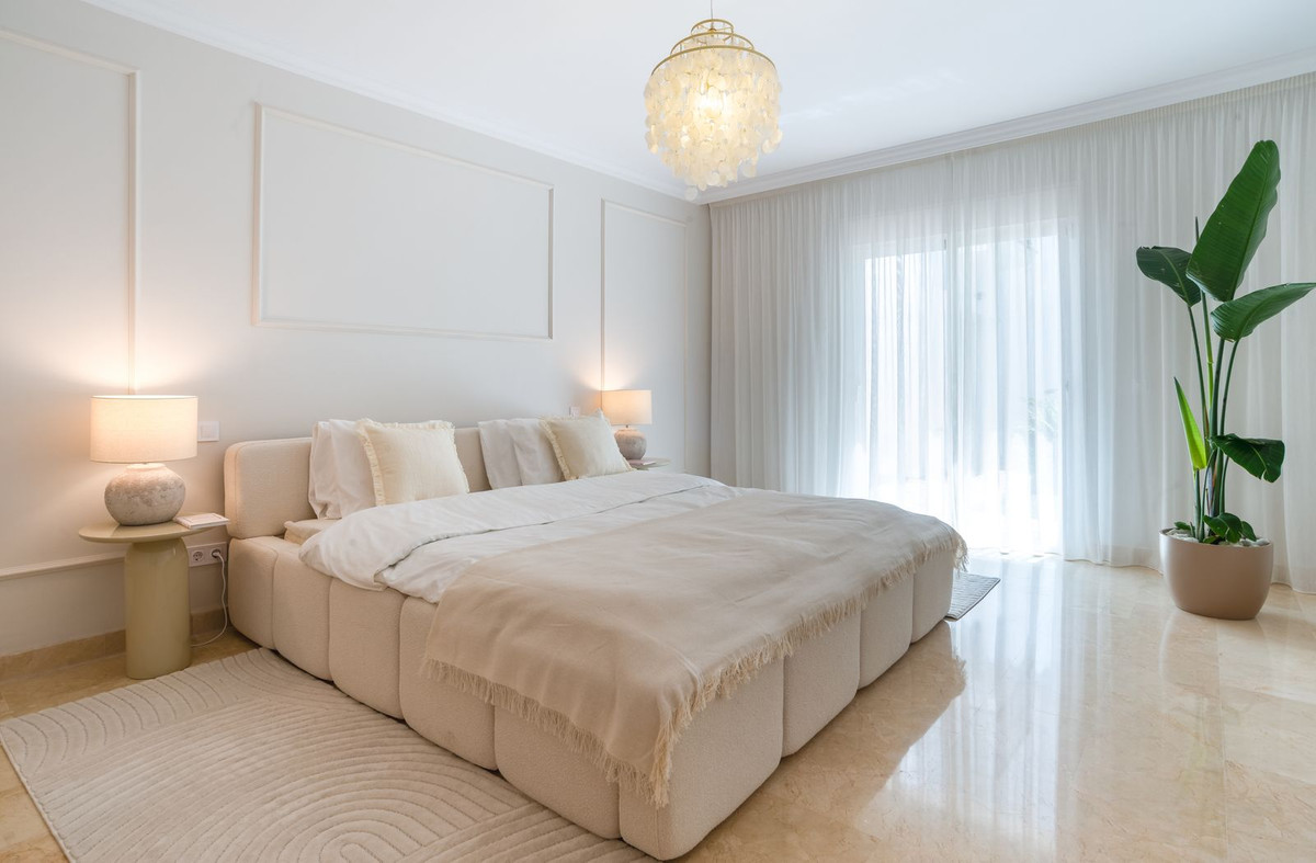 3 Bed Apartment for sale in Sierra Blanca Costa Del Sol, Málaga, Spain