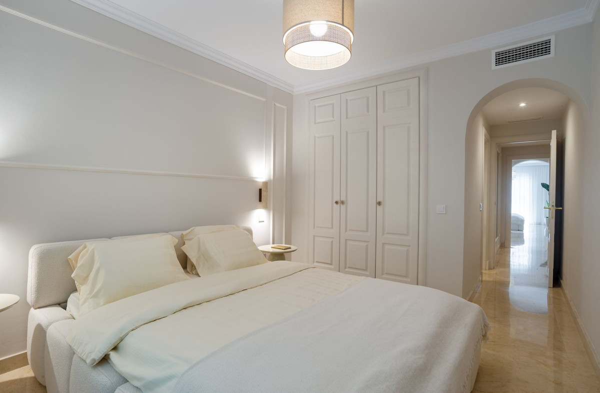 3 Bed Apartment for sale in Sierra Blanca Costa Del Sol, Málaga, Spain