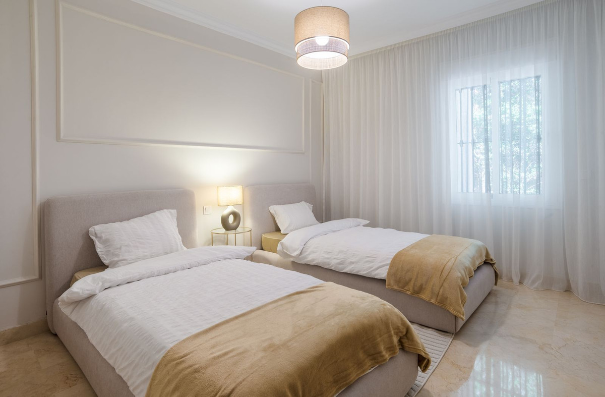 3 Bed Apartment for sale in Sierra Blanca Costa Del Sol, Málaga, Spain