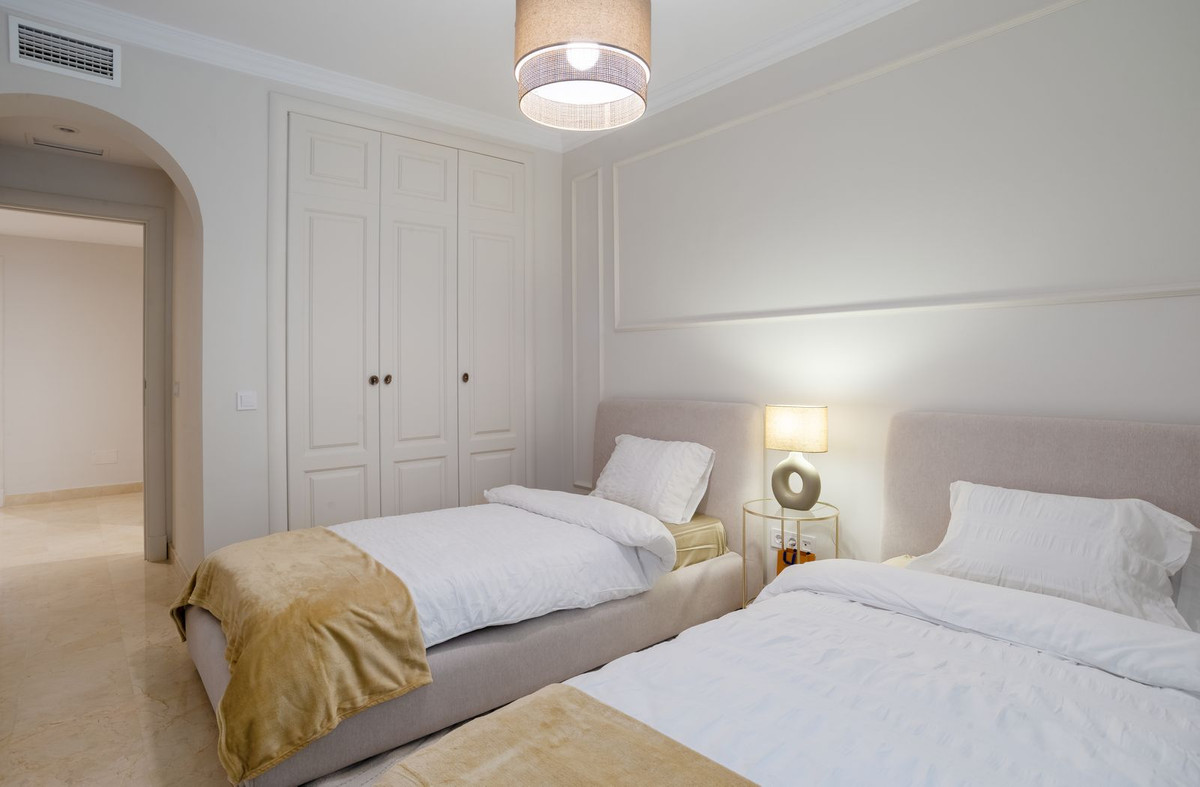 3 Bed Apartment for sale in Sierra Blanca Costa Del Sol, Málaga, Spain
