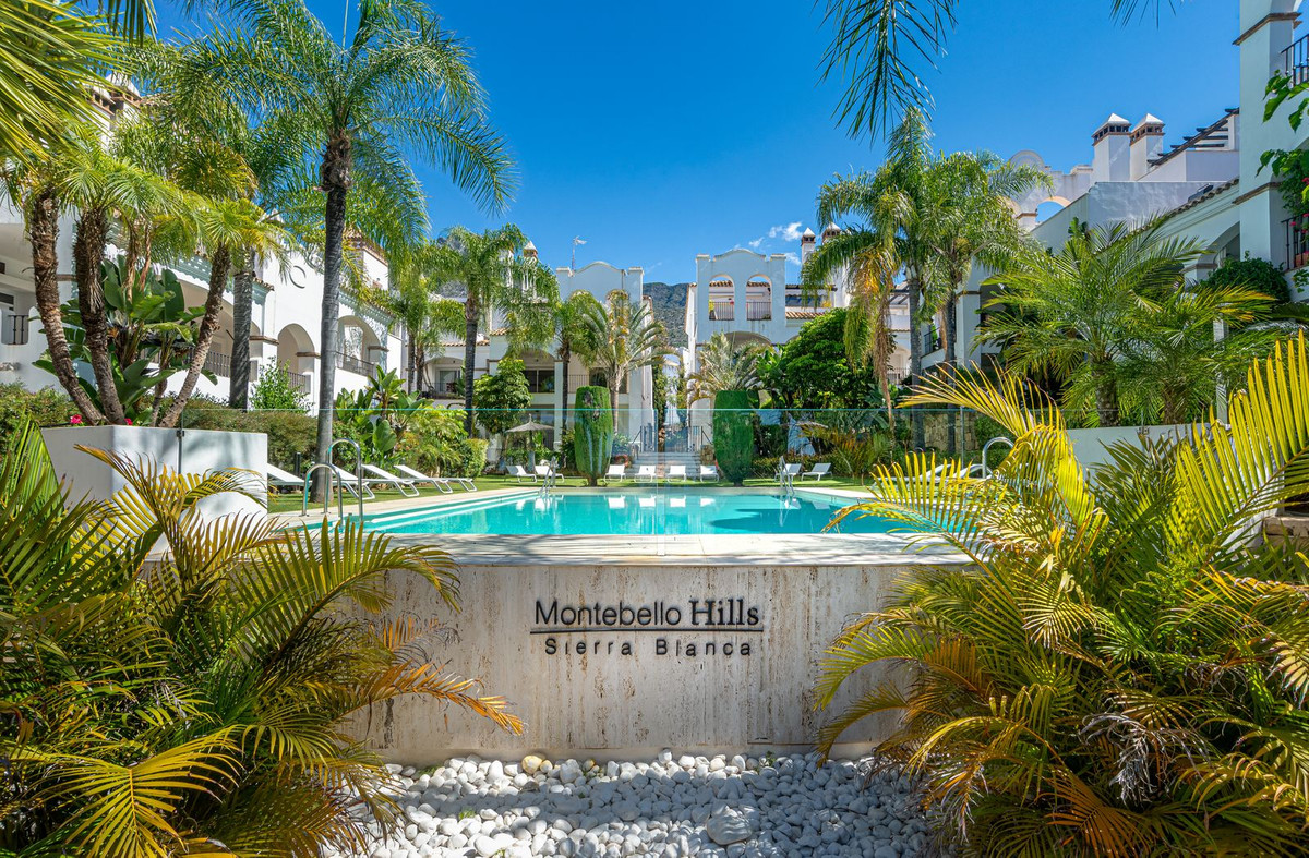 3 Bed Apartment for sale in Sierra Blanca Costa Del Sol, Málaga, Spain