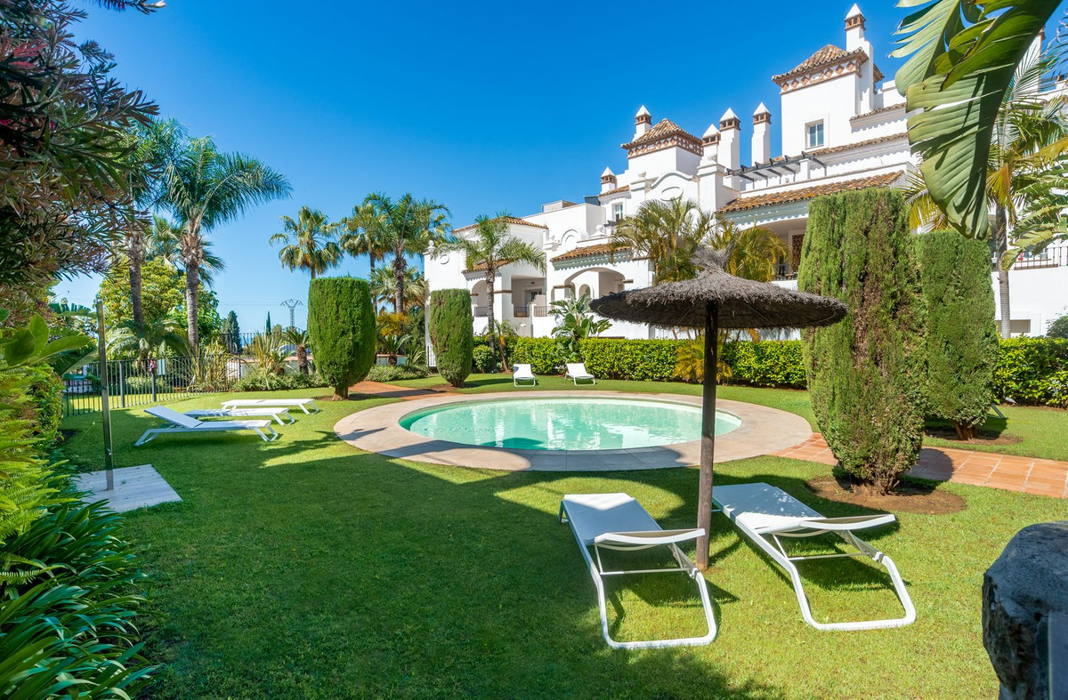 3 Bed Apartment for sale in Sierra Blanca Costa Del Sol, Málaga, Spain