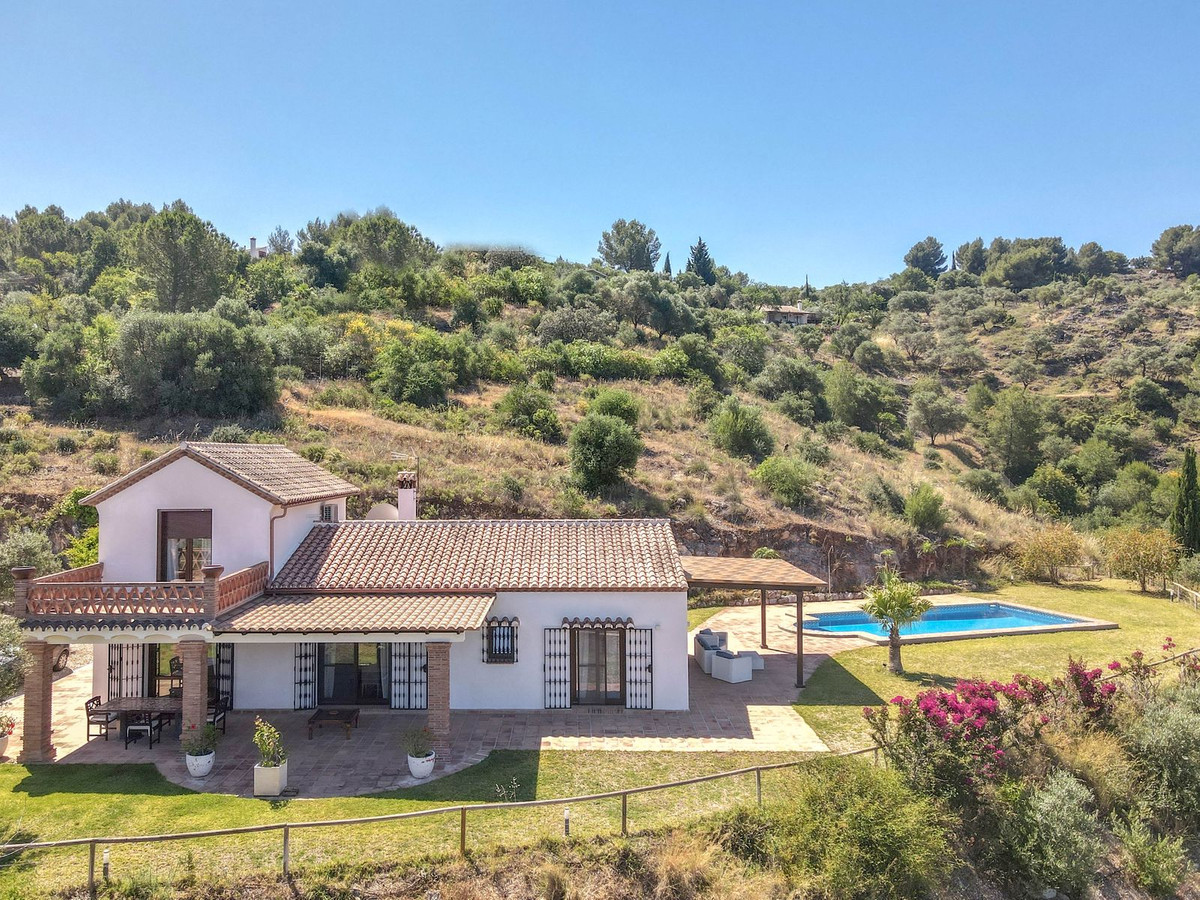4 Bed Townhouse for sale in Guaro Costa Del Sol, Málaga, Spain