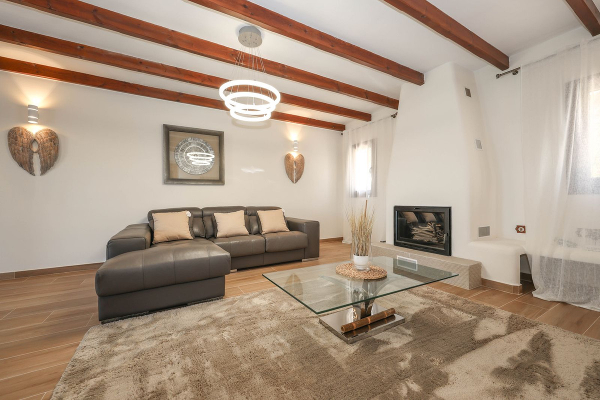 4 Bed Townhouse for sale in Guaro Costa Del Sol, Málaga, Spain