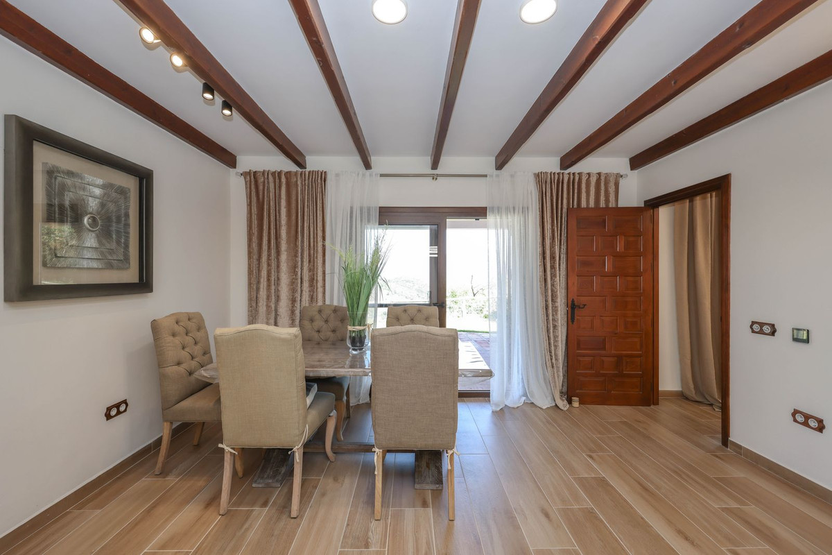 4 Bed Townhouse for sale in Guaro Costa Del Sol, Málaga, Spain