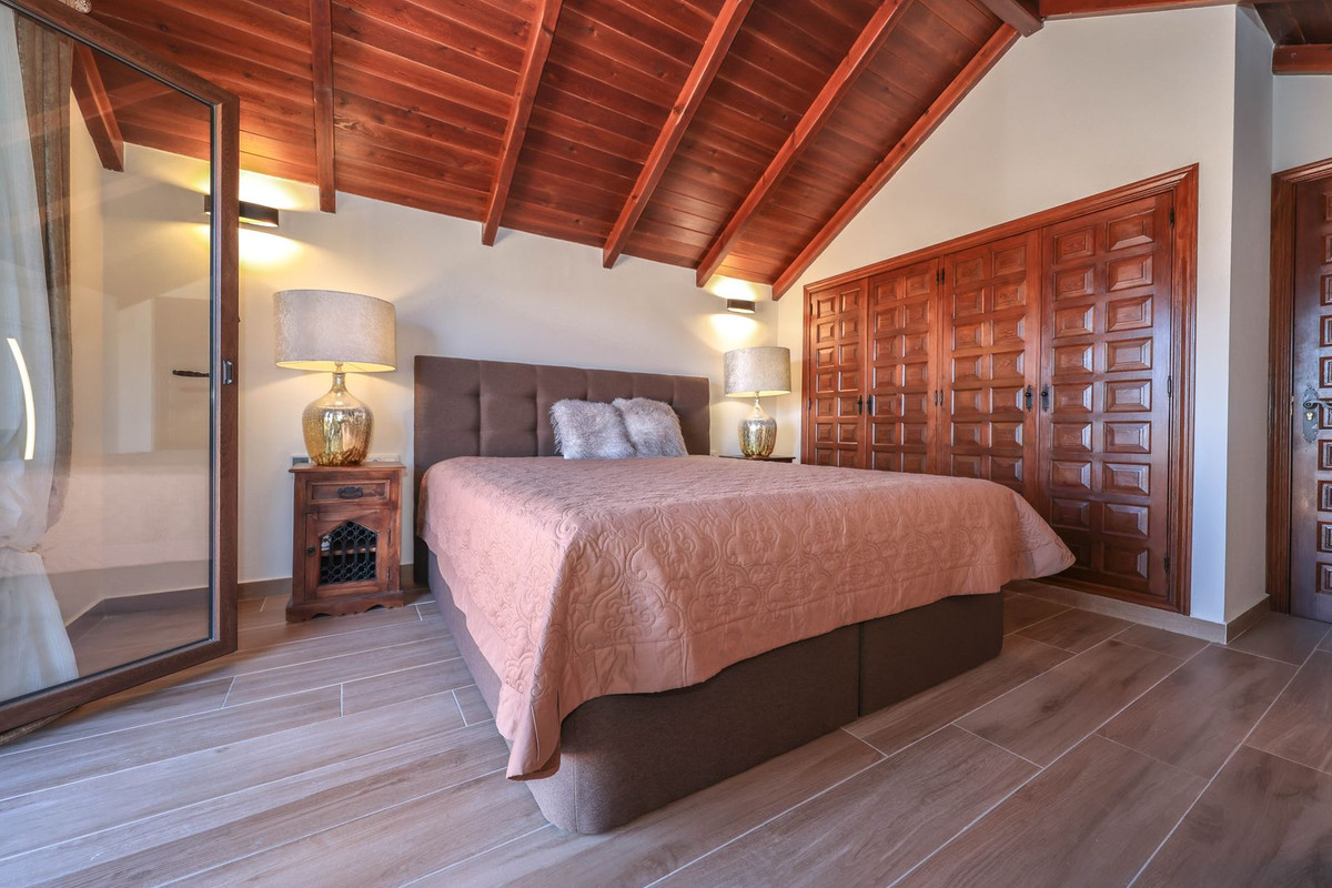 4 Bed Townhouse for sale in Guaro Costa Del Sol, Málaga, Spain