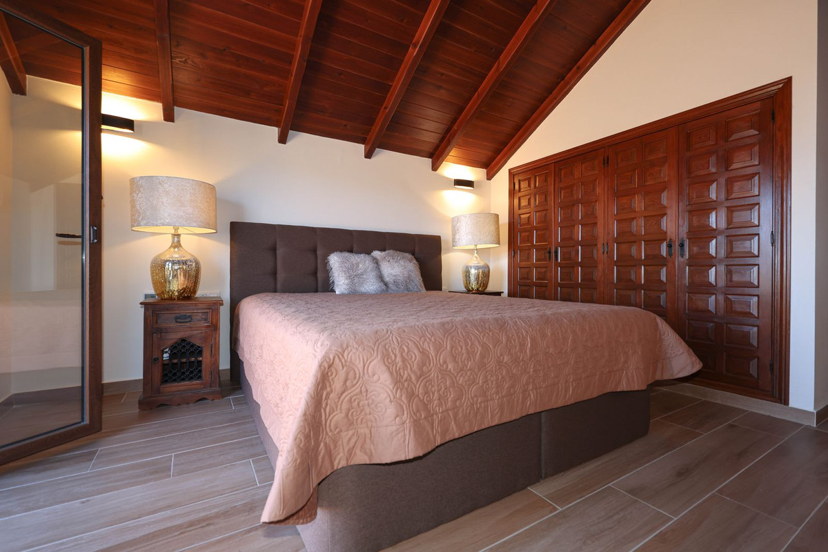 4 Bed Townhouse for sale in Guaro Costa Del Sol, Málaga, Spain