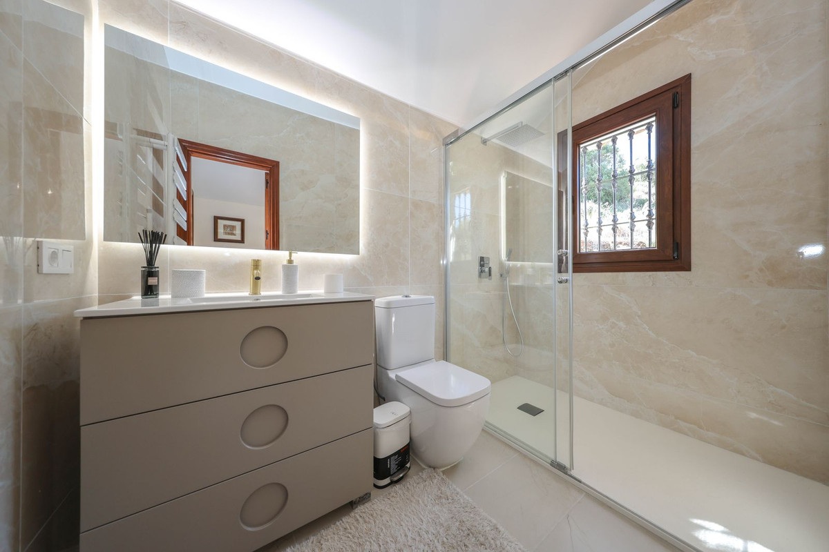 4 Bed Townhouse for sale in Guaro Costa Del Sol, Málaga, Spain