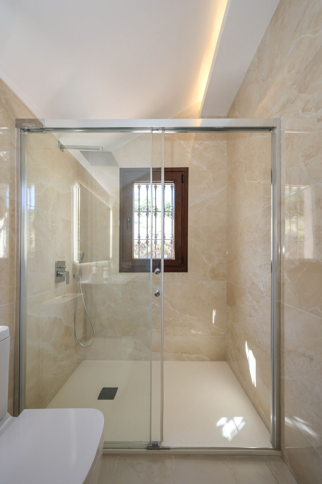 4 Bed Townhouse for sale in Guaro Costa Del Sol, Málaga, Spain